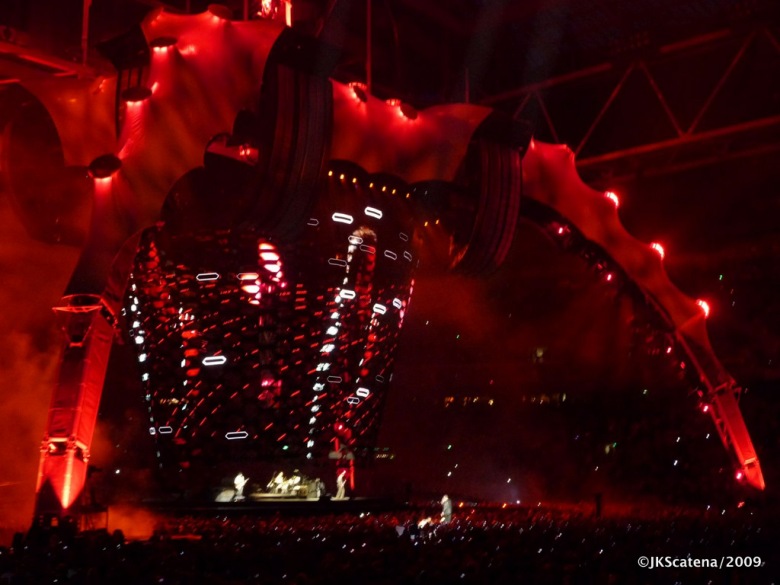 U2 @ Amsterdam: City of Bliding Lights